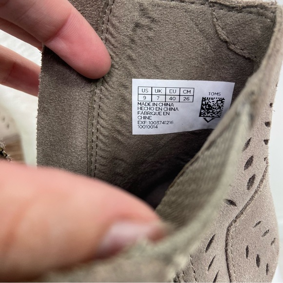 TOMS MAJORCA khaki suede cut out PEEP TOE BOOTIES. Size 9 - Picture 13 of 16